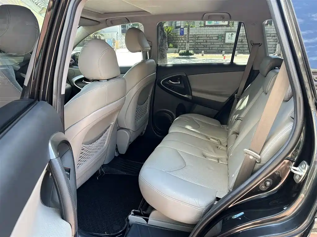 Toyota RAV4 Rongfang 2009 2.4L Automatic Luxury Edition фото 8