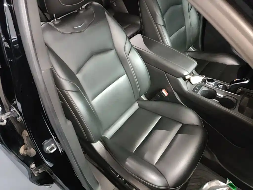 Photo 20 - Cadillac XT4