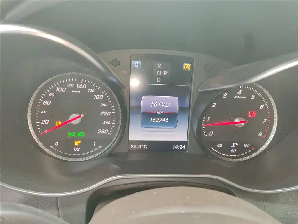 Mercedes-Benz GLC 2017 GLC 260 4MATIC Luxury фото 4