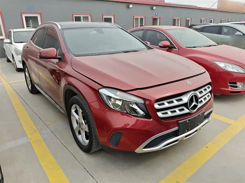Mercedes-Benz GLA 2018 GLA 200 Dynamic фото 22