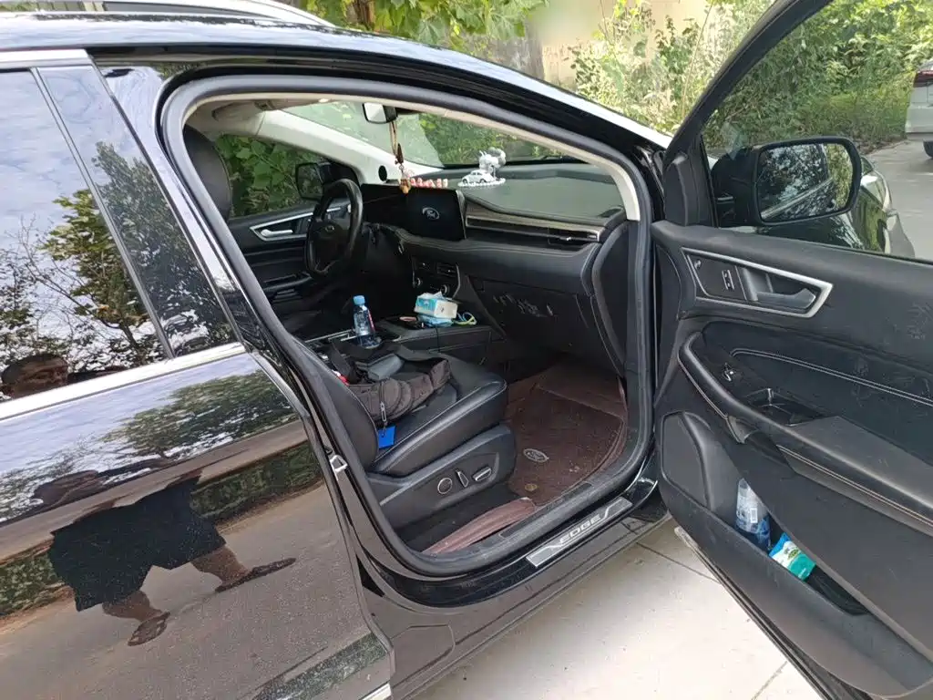 Фото 20 - Ford Edge