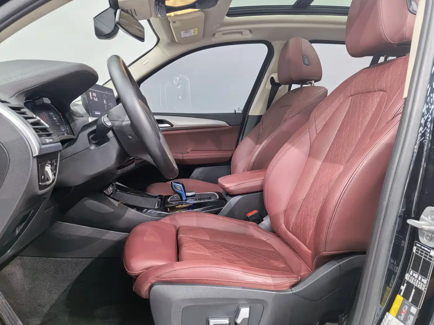 BMW iX3 2022 Innovation Leader фото 6