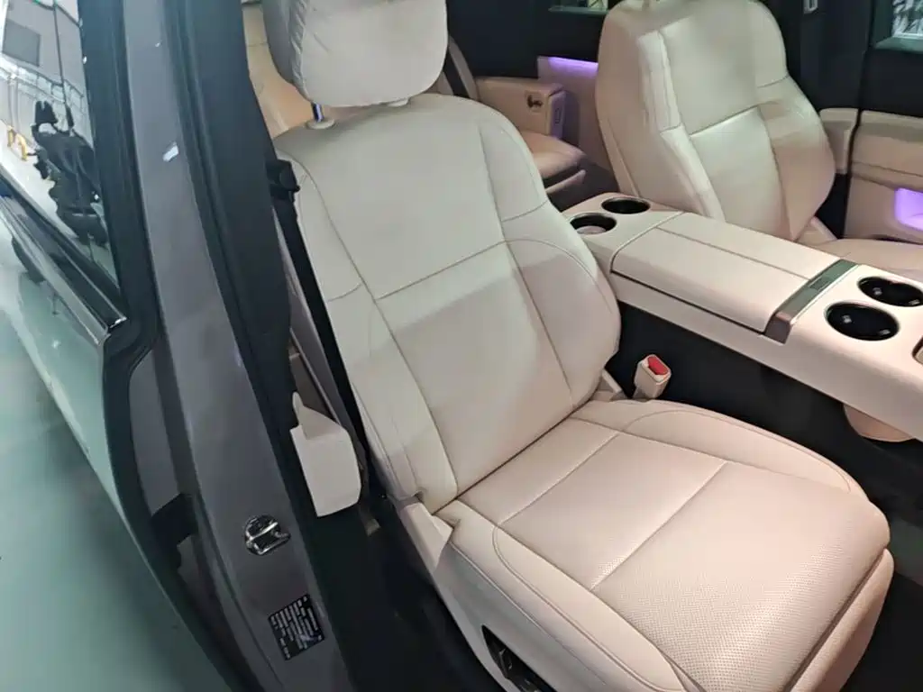 Li Auto MEGA 2025 2025 Model Home Family Special Edition