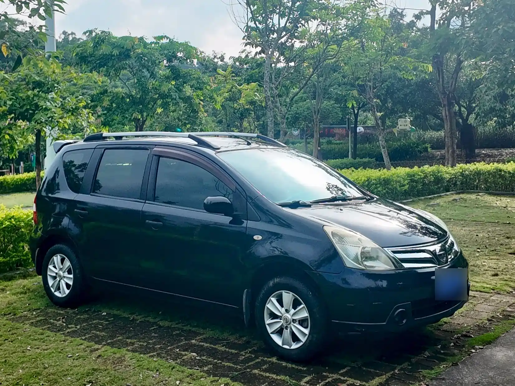 صورة 9 - Nissan Livina