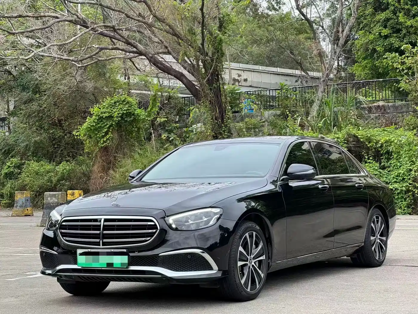 Mercedes-Benz E-Class New Energy 2022 E 350 e L Plug-in Hybrid Sedan