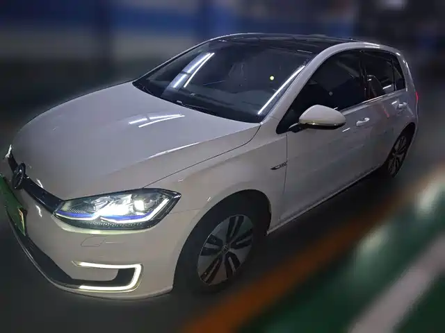 VOLKSWAGEN GOLF*PURE ELECTRICITY 2020