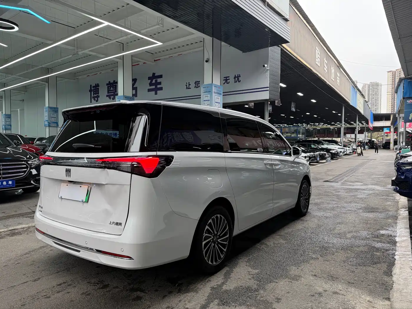 Buick GL8 New Energy 2025 Land Honor Premium Edition 7-Seater фото 21