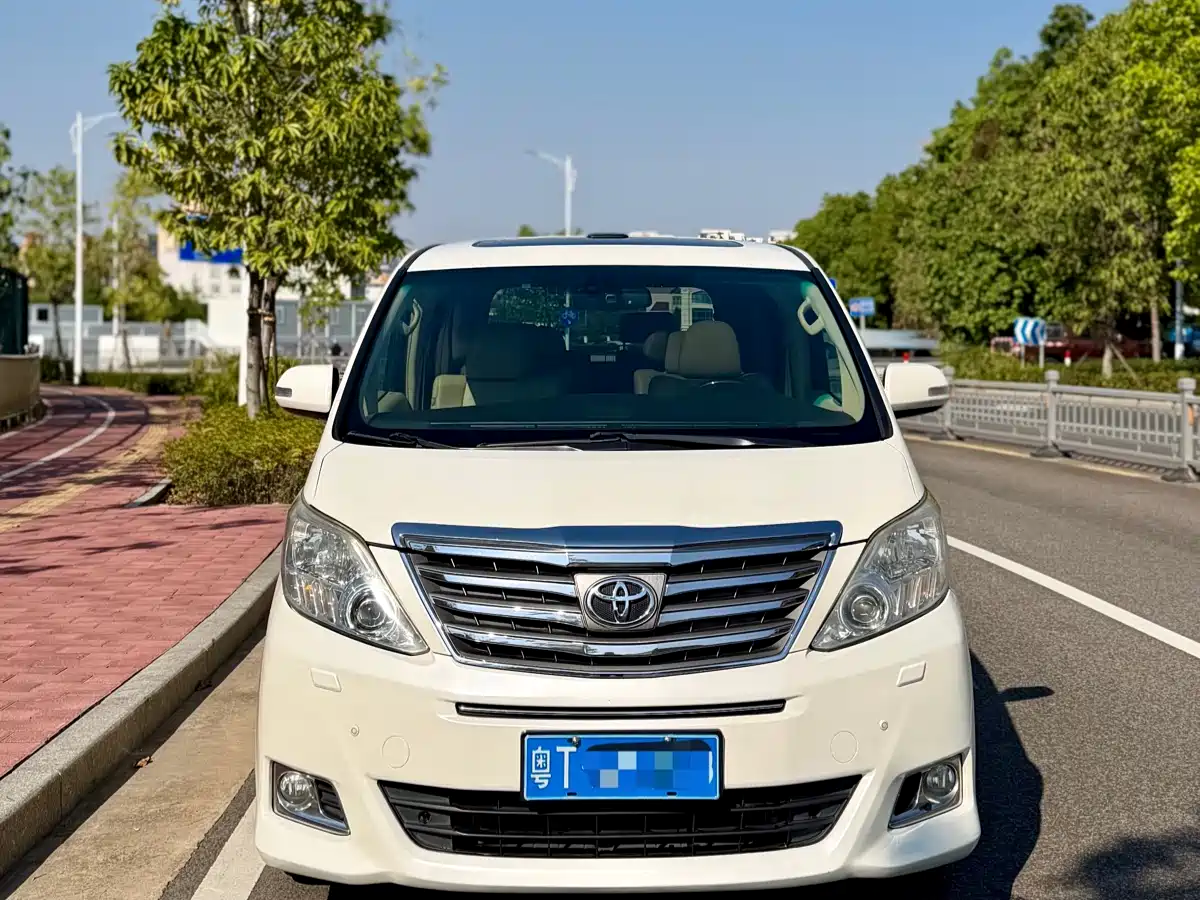 Toyota Alphard 2012 3.5L Luxury Edition фото 2