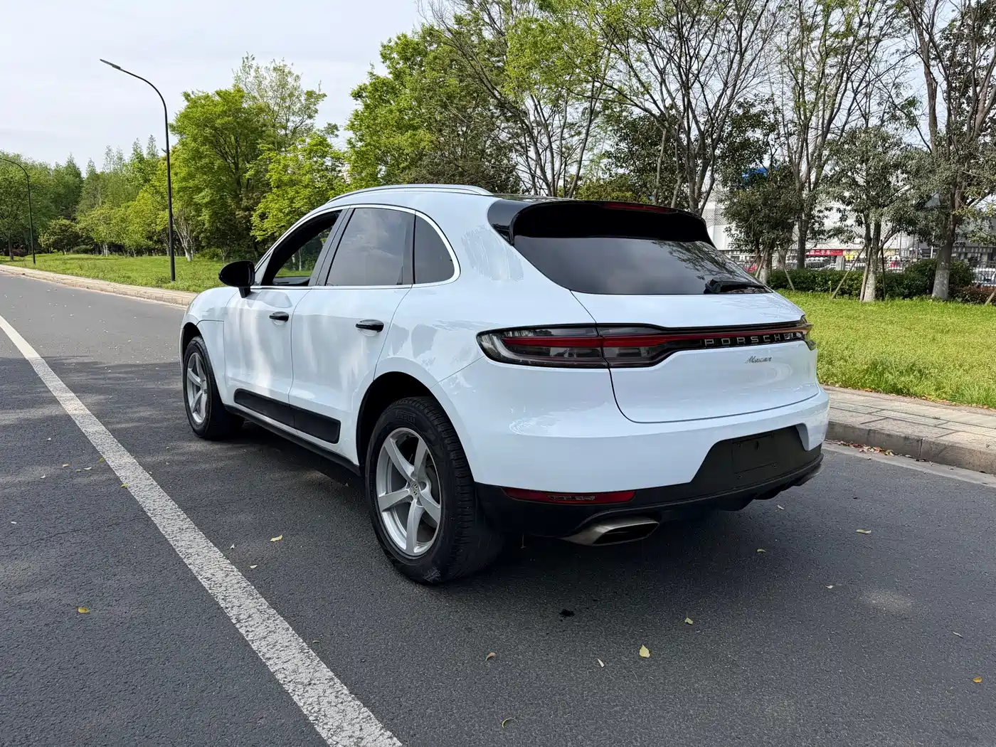 PORSCHE MACAN