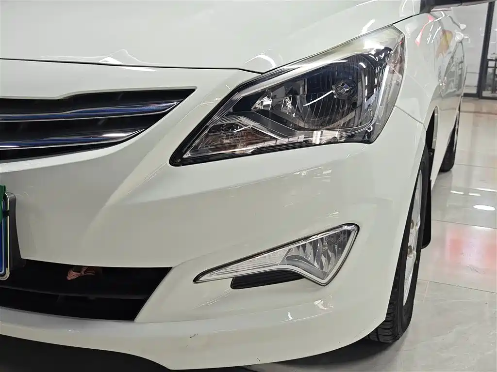 Hyundai Verna 2014 1.4L Manual Smart GLS фото 24