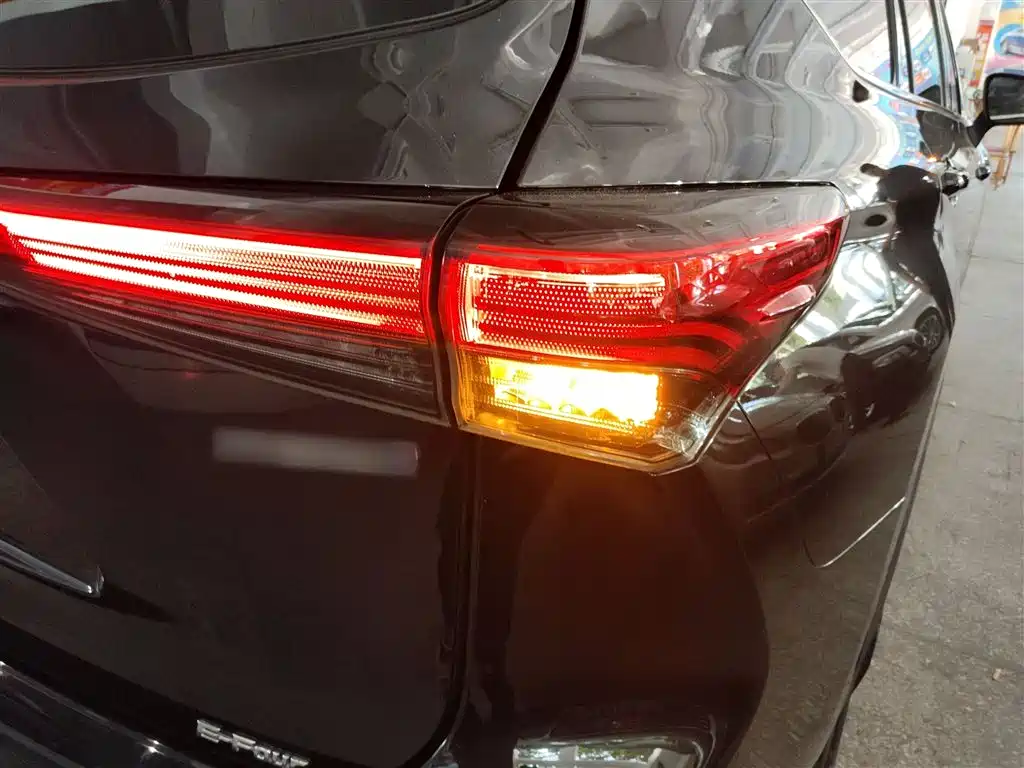 Toyota Highlander 2022 Model Dual Engine 2.5L 4WD Premium Edition 7-Seater фото 22