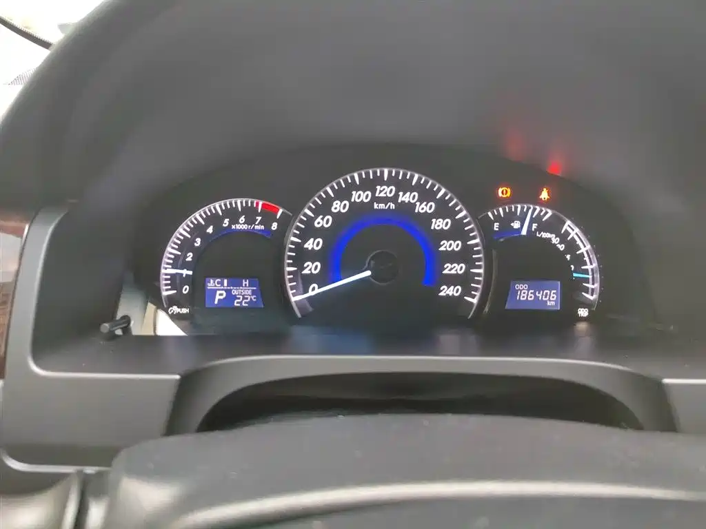 Toyota Camry 2015 2.0G Leading Edition фото 8