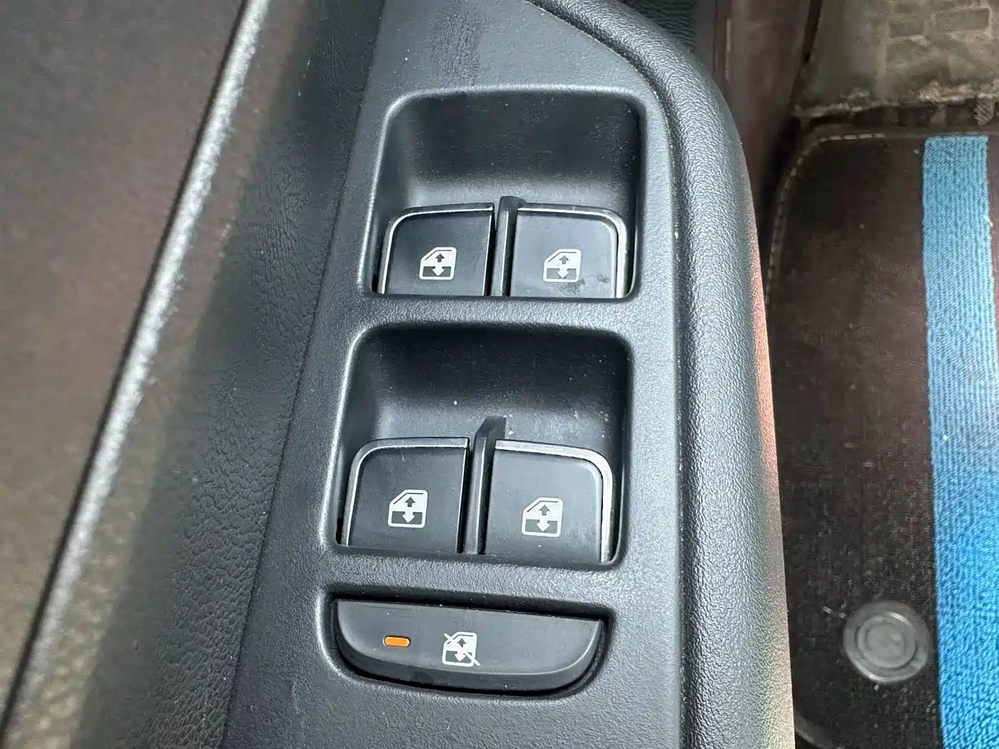 Hongqi E-QM5 2021 Ride-hailing Charging Basic Edition 5-seater фото 17