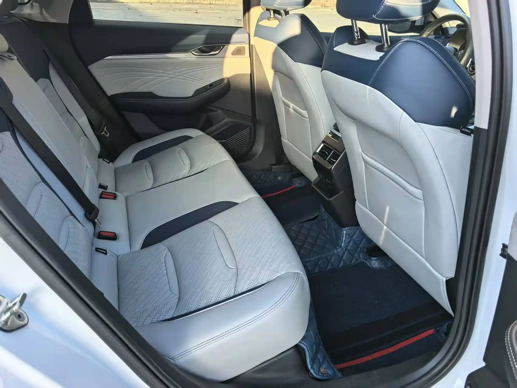 Фото 9 - Geely Preface