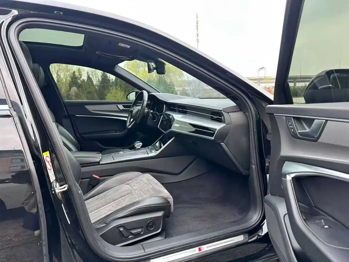 Audi A6L 2021 45 TFSI Exclusive Sport фото 4