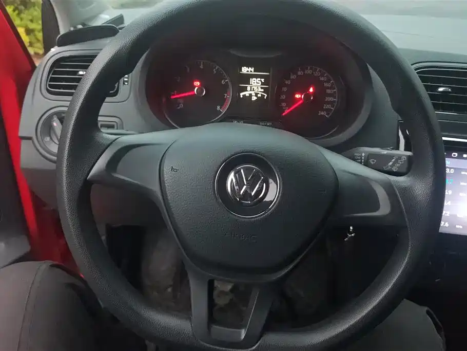 Volkswagen Polo 2016 1.4L Manual Trend фото 15