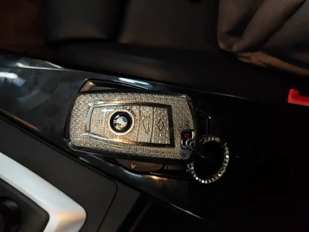 BMW 3 Series GT 2018 320i Fashion фото 9
