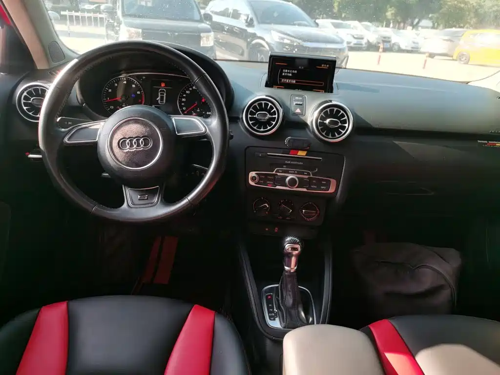 Audi A1 2017 2016 30 TFSI Sportback Design Style Edition