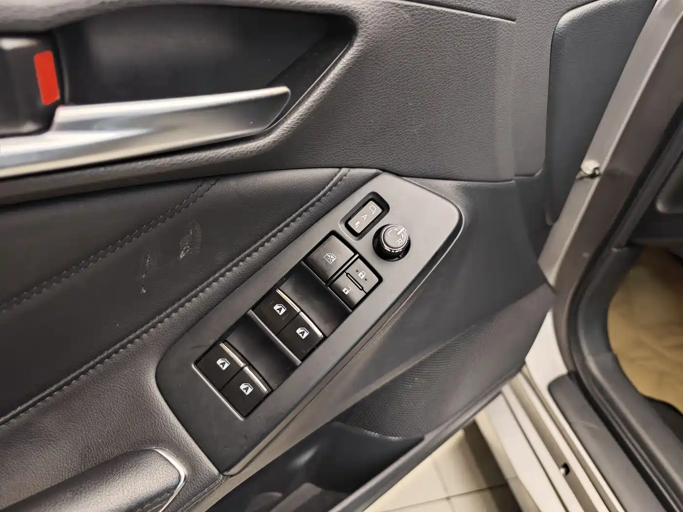 Toyota Avalon 2019 Hybrid 2.5L Luxury Edition China V фото 9