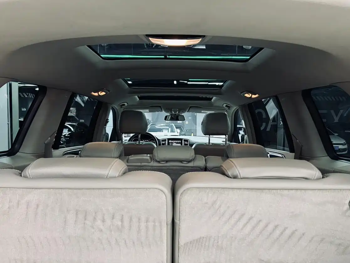 Mercedes-Benz GL-Class фото 12