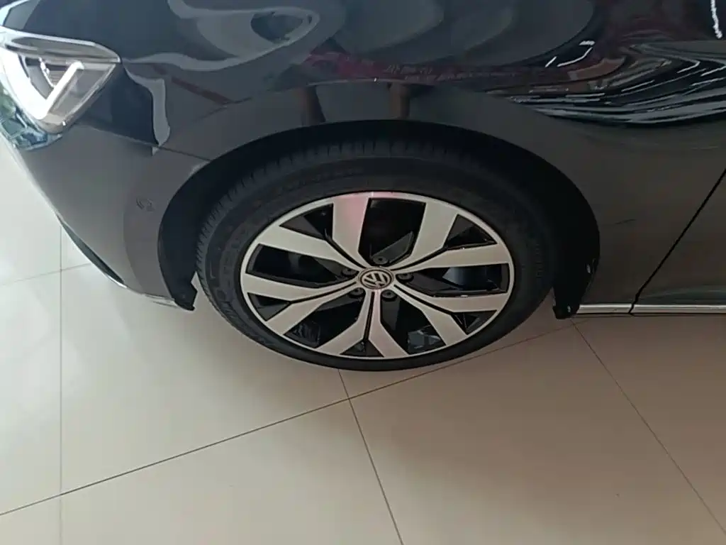 Фото 23 - Volkswagen Magotan