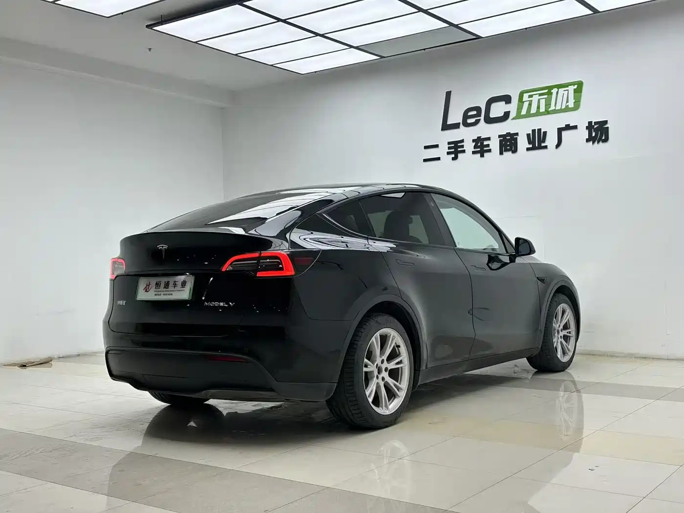 Tesla Model Y 2023 Rear-Wheel Drive Edition фото 4