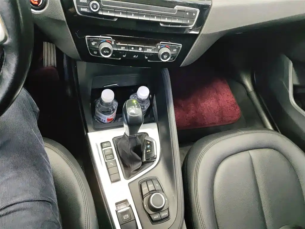 BMW X1 2016 sDrive18Li Premium Model фото 14