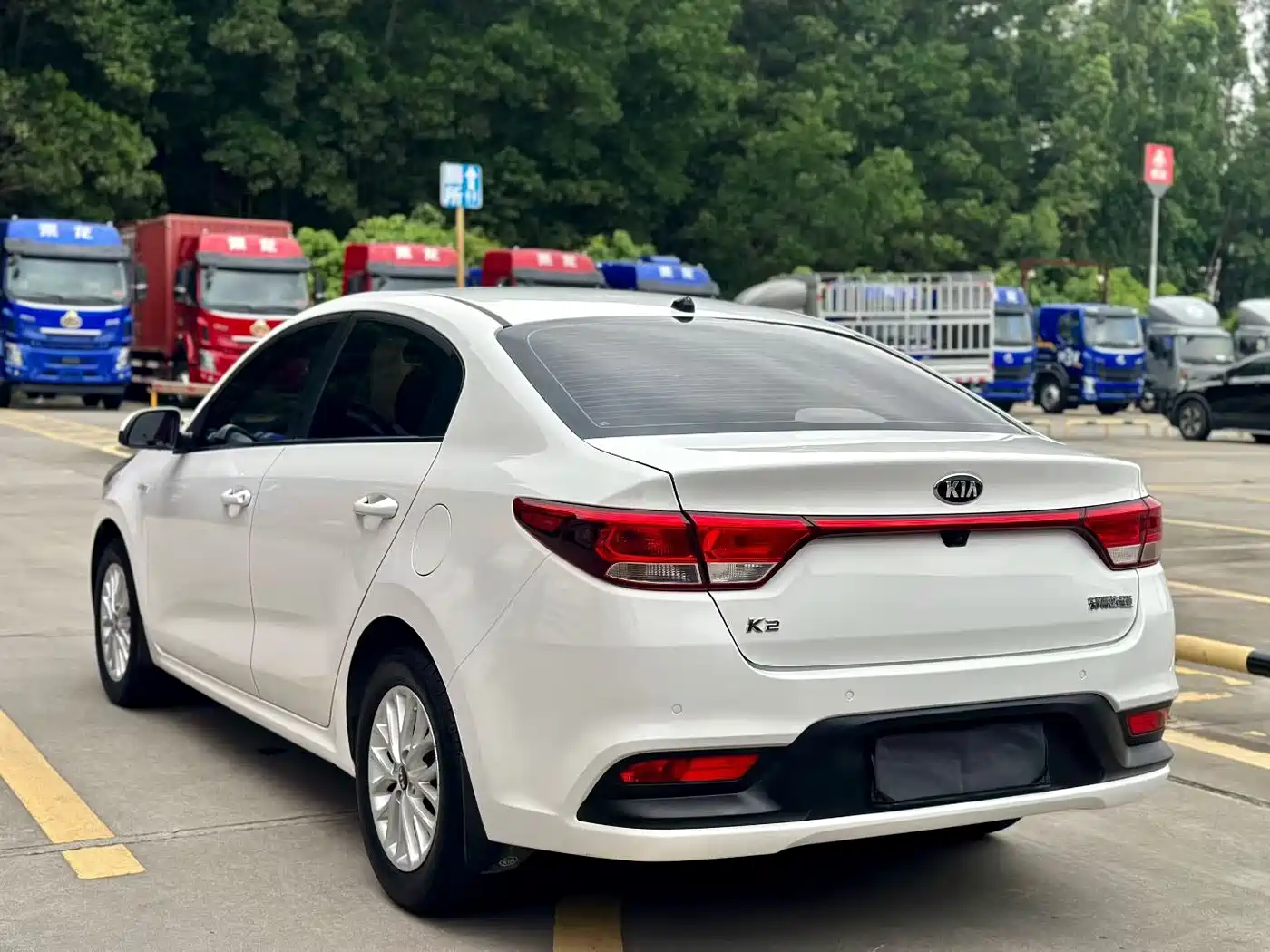 Kia K2 2018 2017 Sedan 1.4L AT GLS