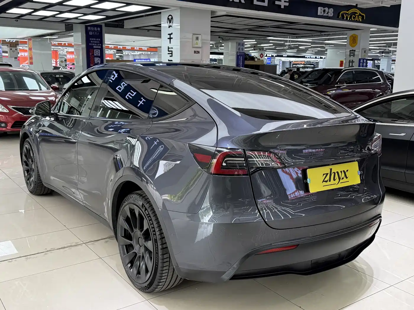 TESLA MODEL Y