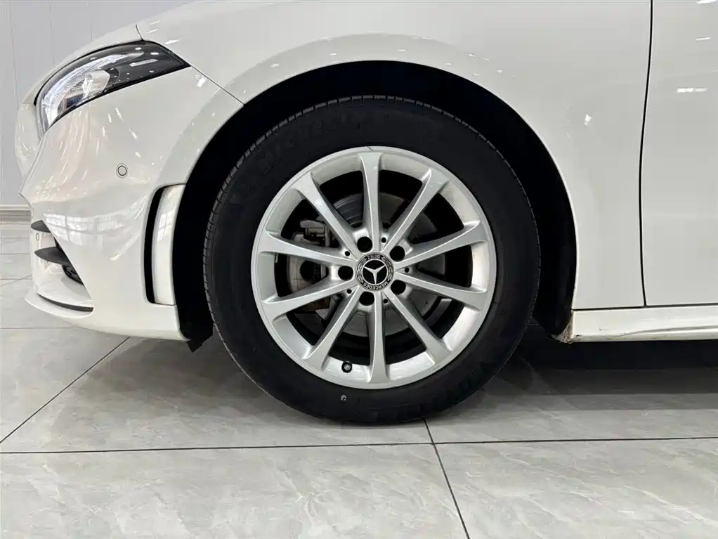Mercedes-Benz A-Class 2021 A 200 L Sport Sedan Fashion Edition фото 14