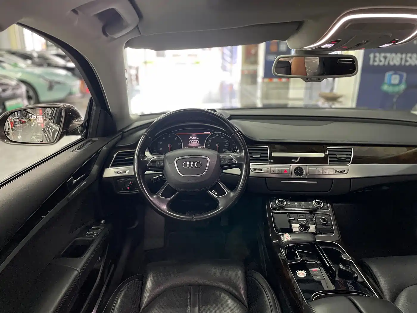 Фото 10 - Audi A8