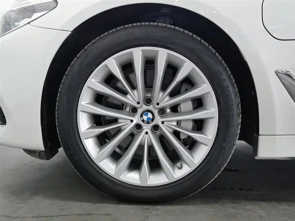 BMW 5 SERIES NEW ENERGY