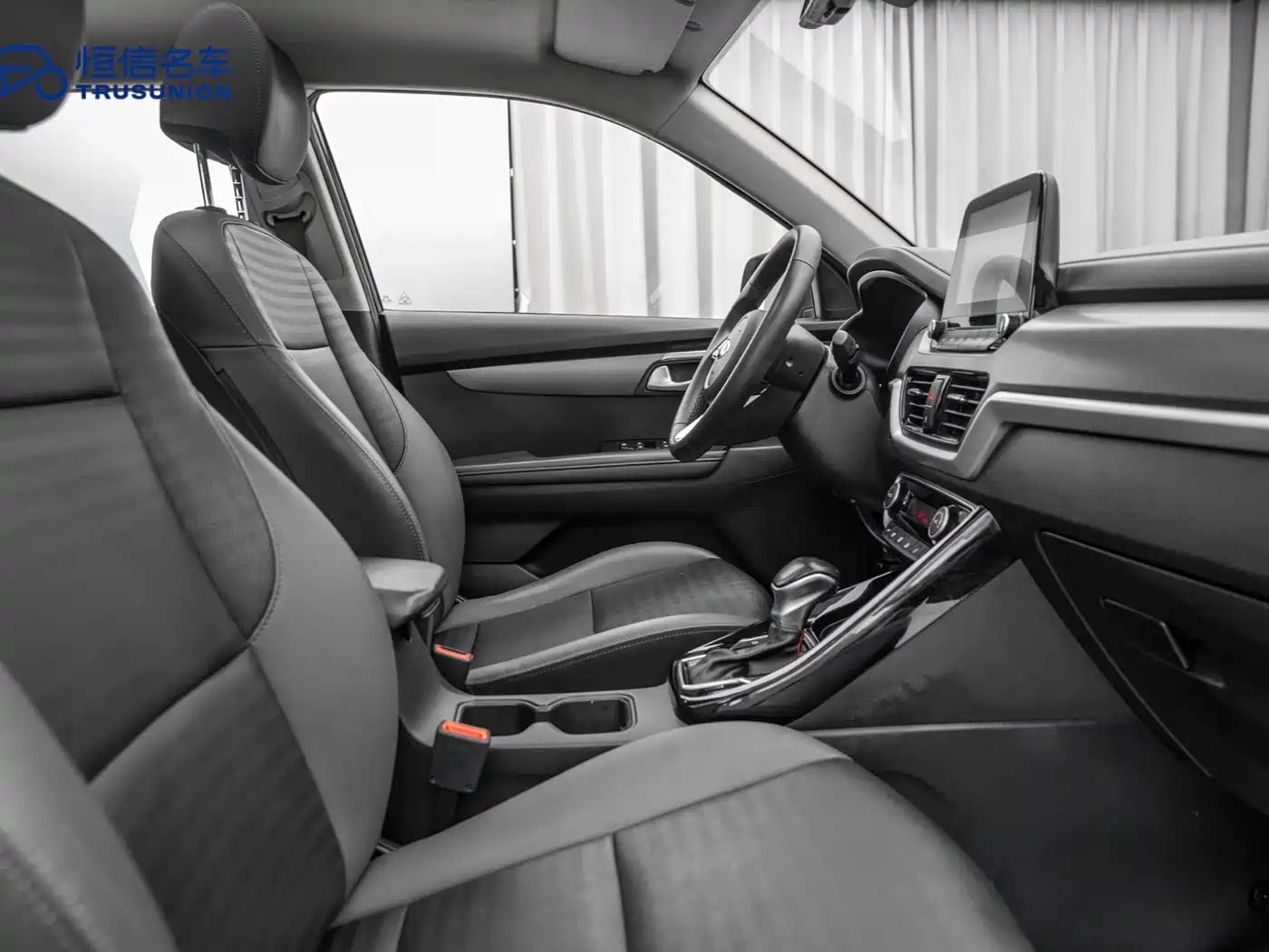 Kia Sportage 2019 2.0L Automatic Smart Luxury Edition фото 15