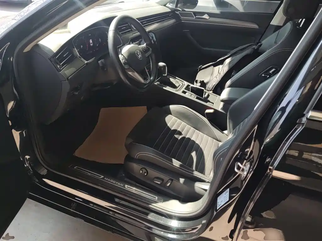 Volkswagen Magotan 2020 330TSI DSG Luxury фото 12