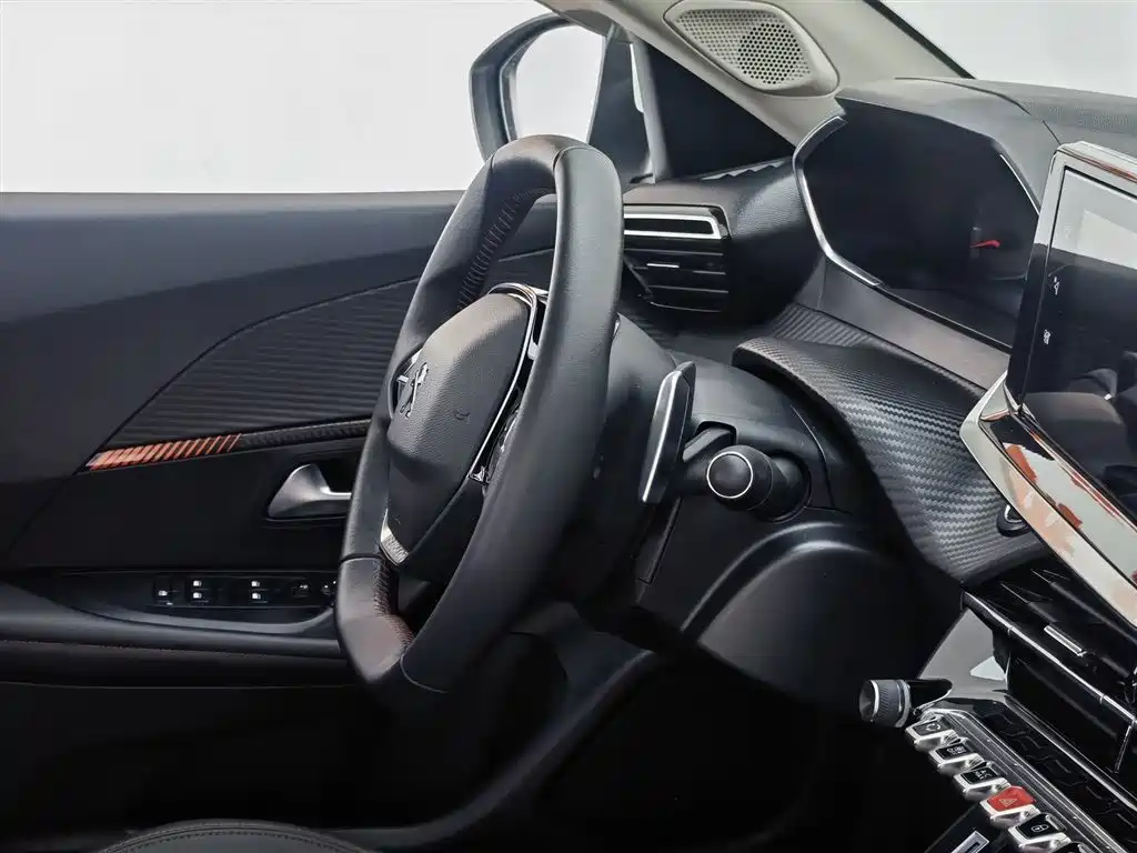 Peugeot 2008 2022 230THP THE ONE фото 22