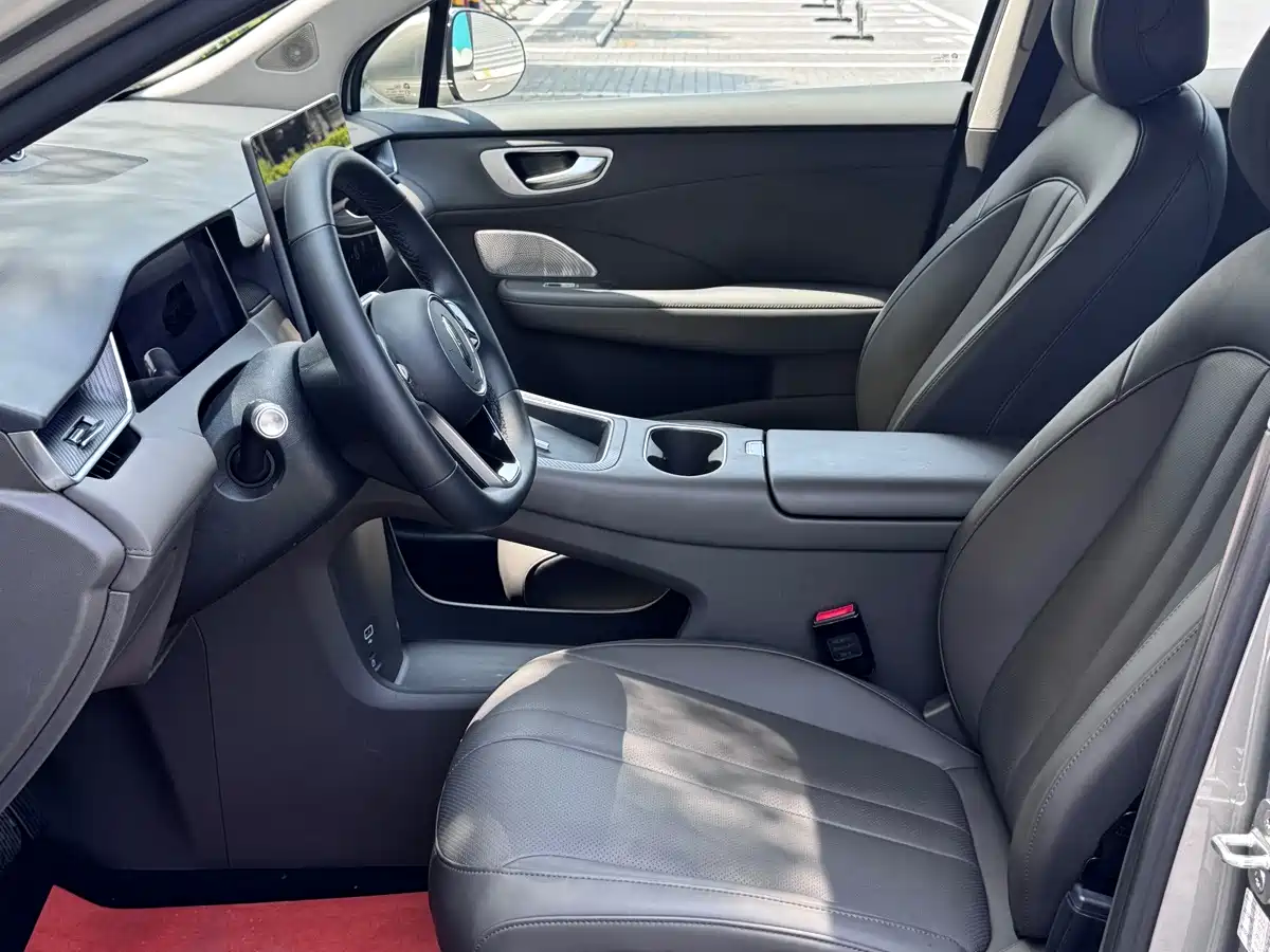 Фото 11 - Shangjie SUV
