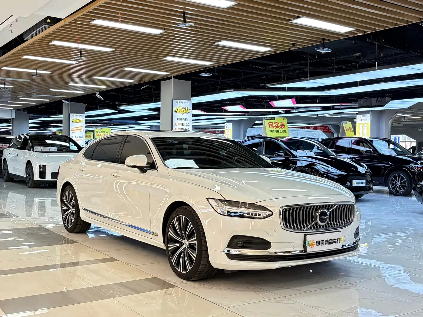 Photo 7 - Volvo S90