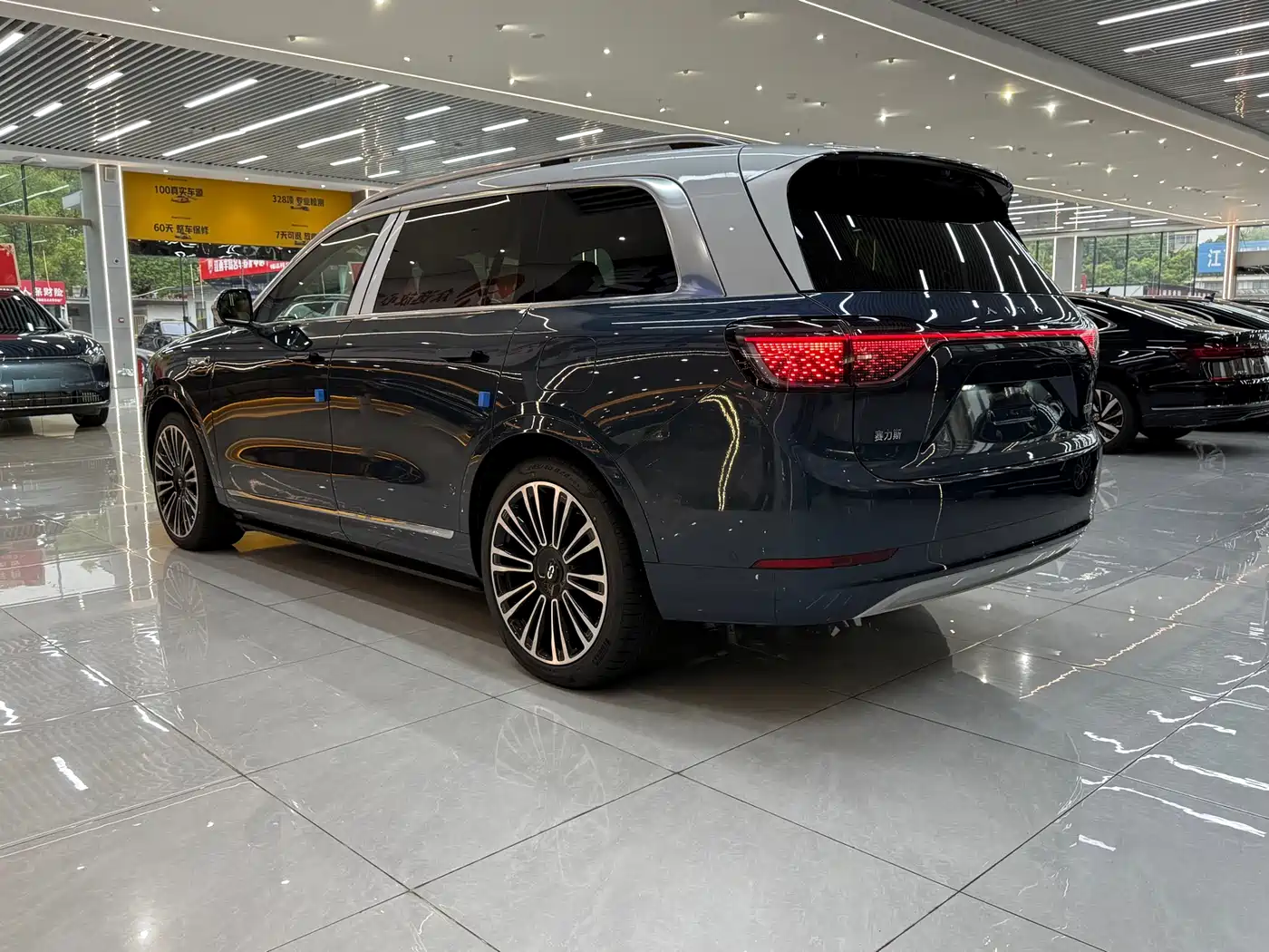 AITO Wenjie AITO M9 2024 Model Extended Range Ultra Edition 52kWh 5-Seater фото 10