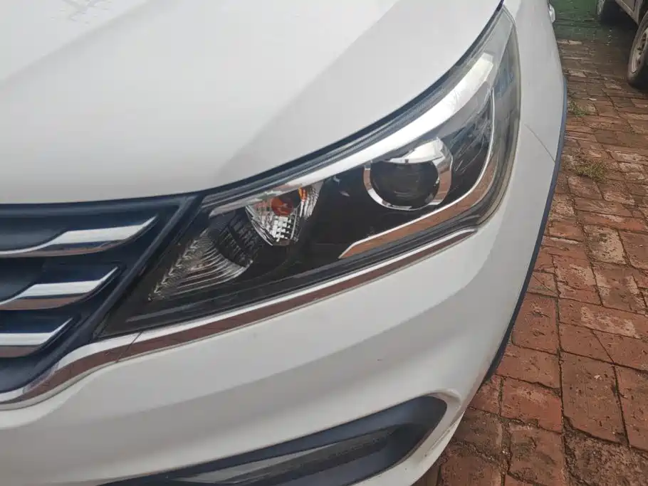 2021 Baojun 310W