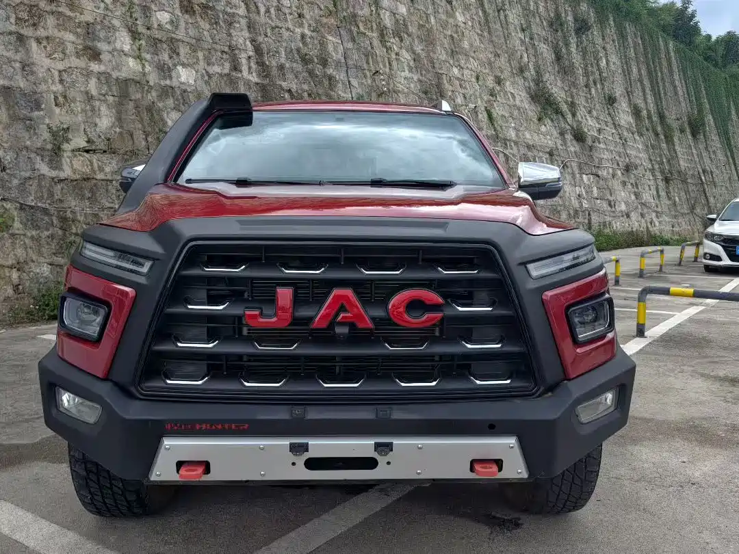 JAC Motors JAC Hunter 2023 2022 2.0T Pajero Simplified Edition Manual Diesel 4WD Flagship Large Double Cab HFC4DB2-2E