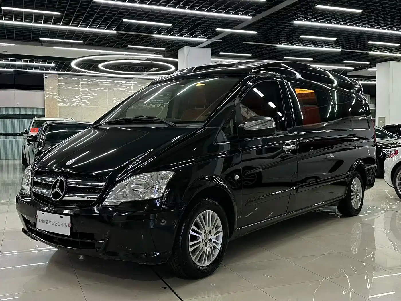 Mercedes-Benz Vito 2013 Model 3.0L Elite Edition фото 2