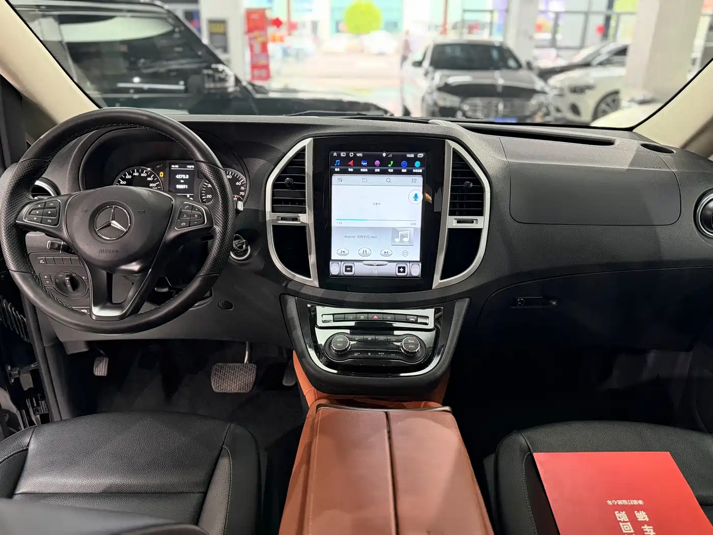 Mercedes-Benz Vito 2018 2.0T Business Edition China VI фото 11