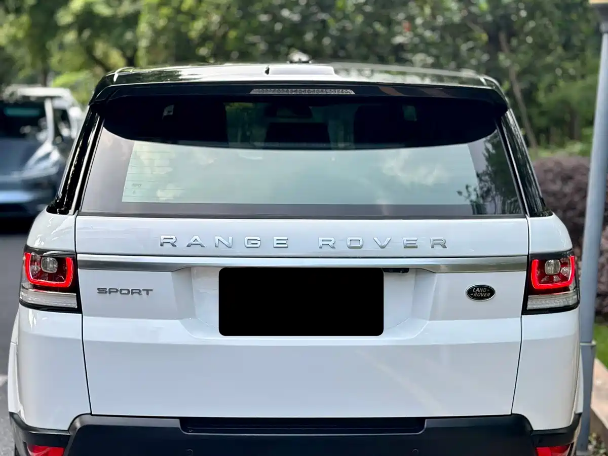 Land Rover Range Rover Sport 2016 Model 3.0 SDV6 HSE DYNAMIC фото 10