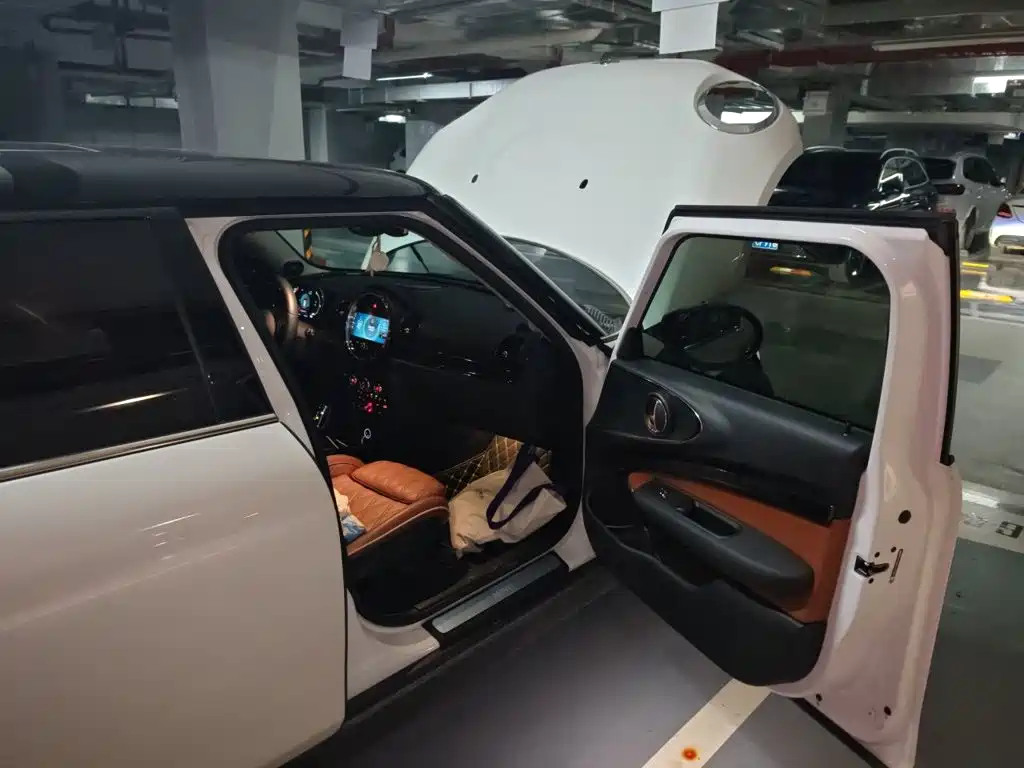 MINI CLUBMAN 2023 2023 Facelift 1.5T COOPER Connoisseur