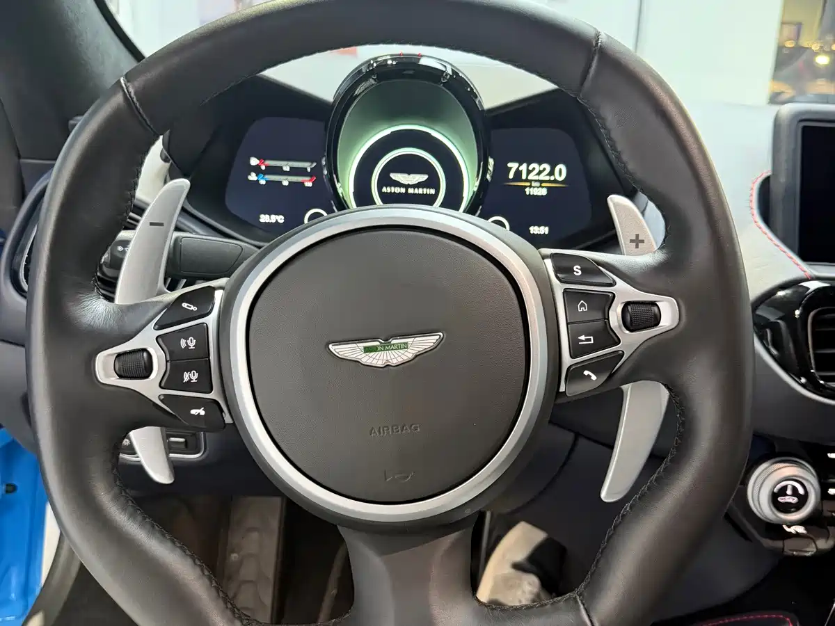Aston Martin V8 Vantage 2020 2020 4.0T V8 Coupe 007 Edition