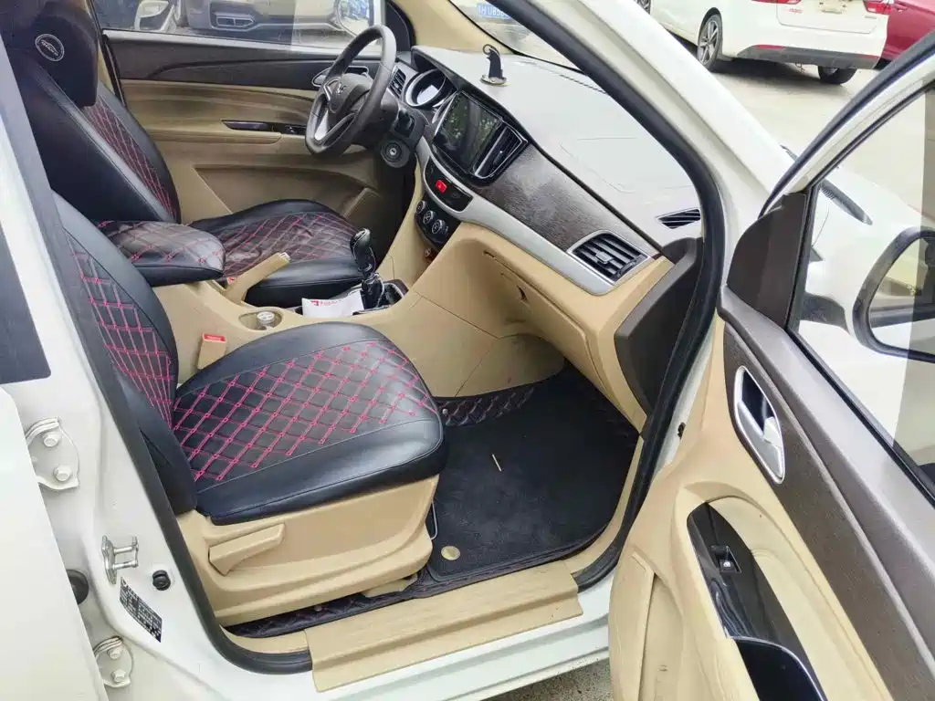 Wuling Motors Wuling 730 2021 2020 Commercial Vehicle 1.5L Manual Premium Edition 7-Seater