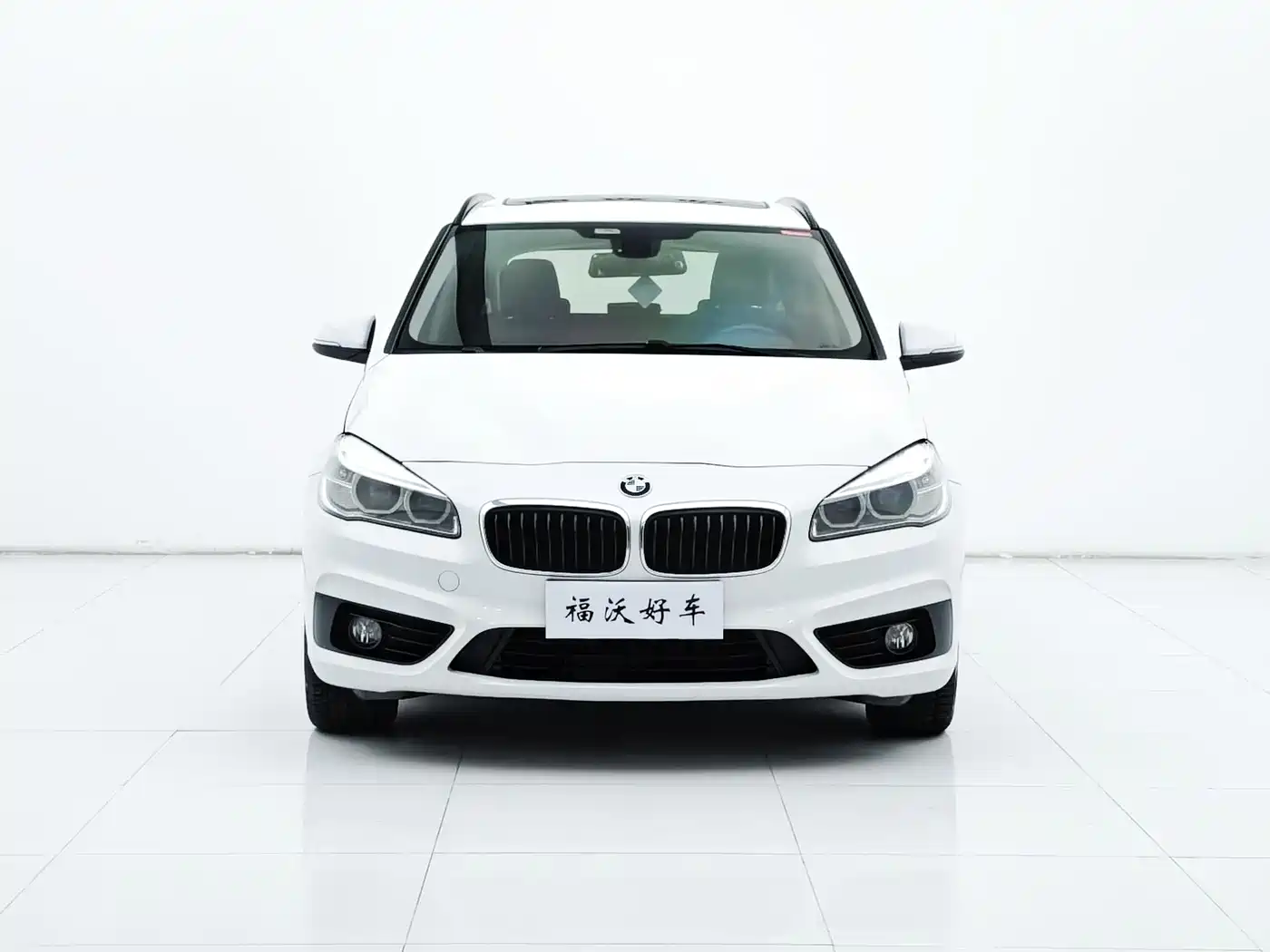 BMW 2 Series Touring 2016 218i Sport Design Package фото 2