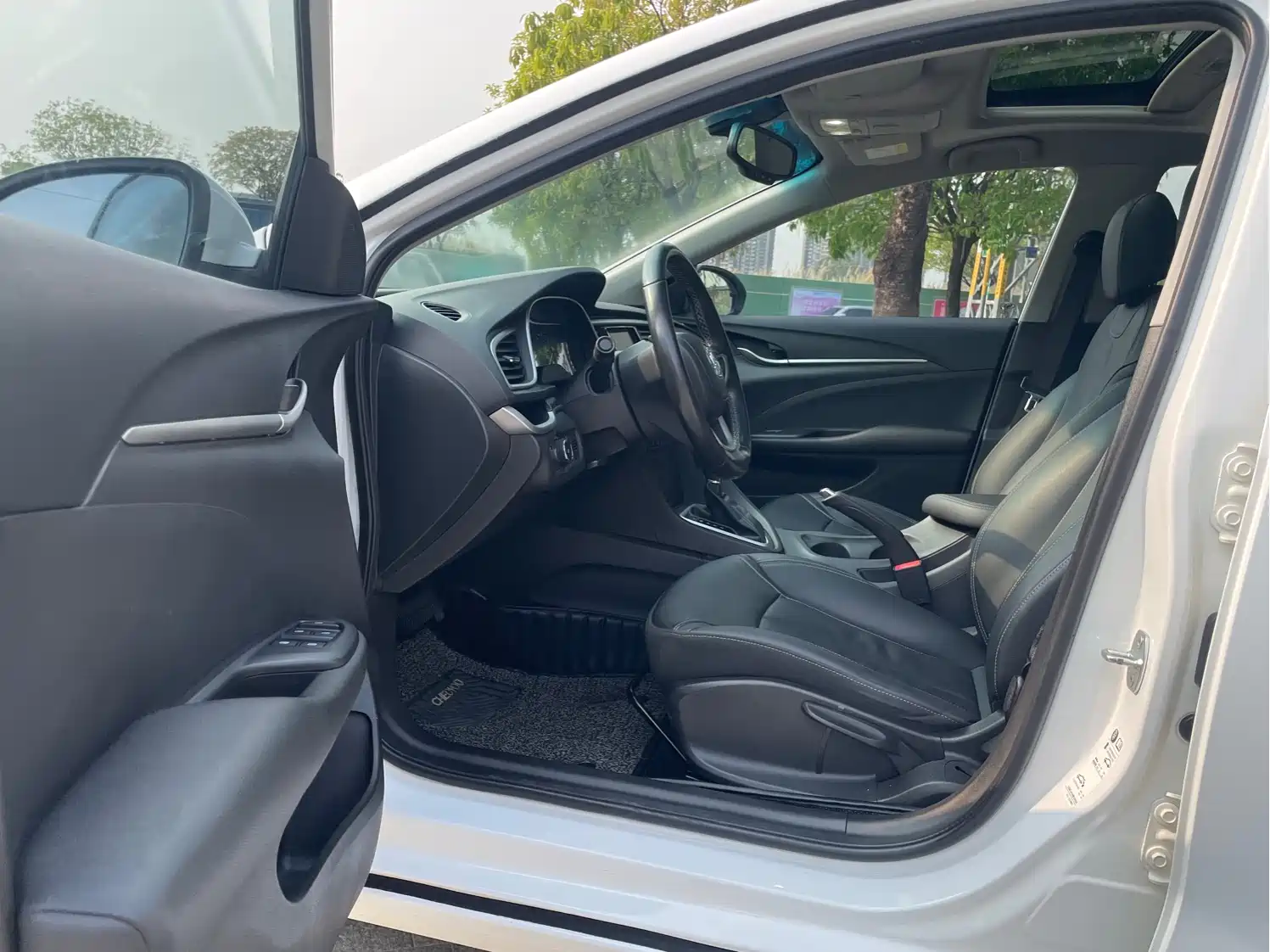 Фото 10 - Buick Excelle