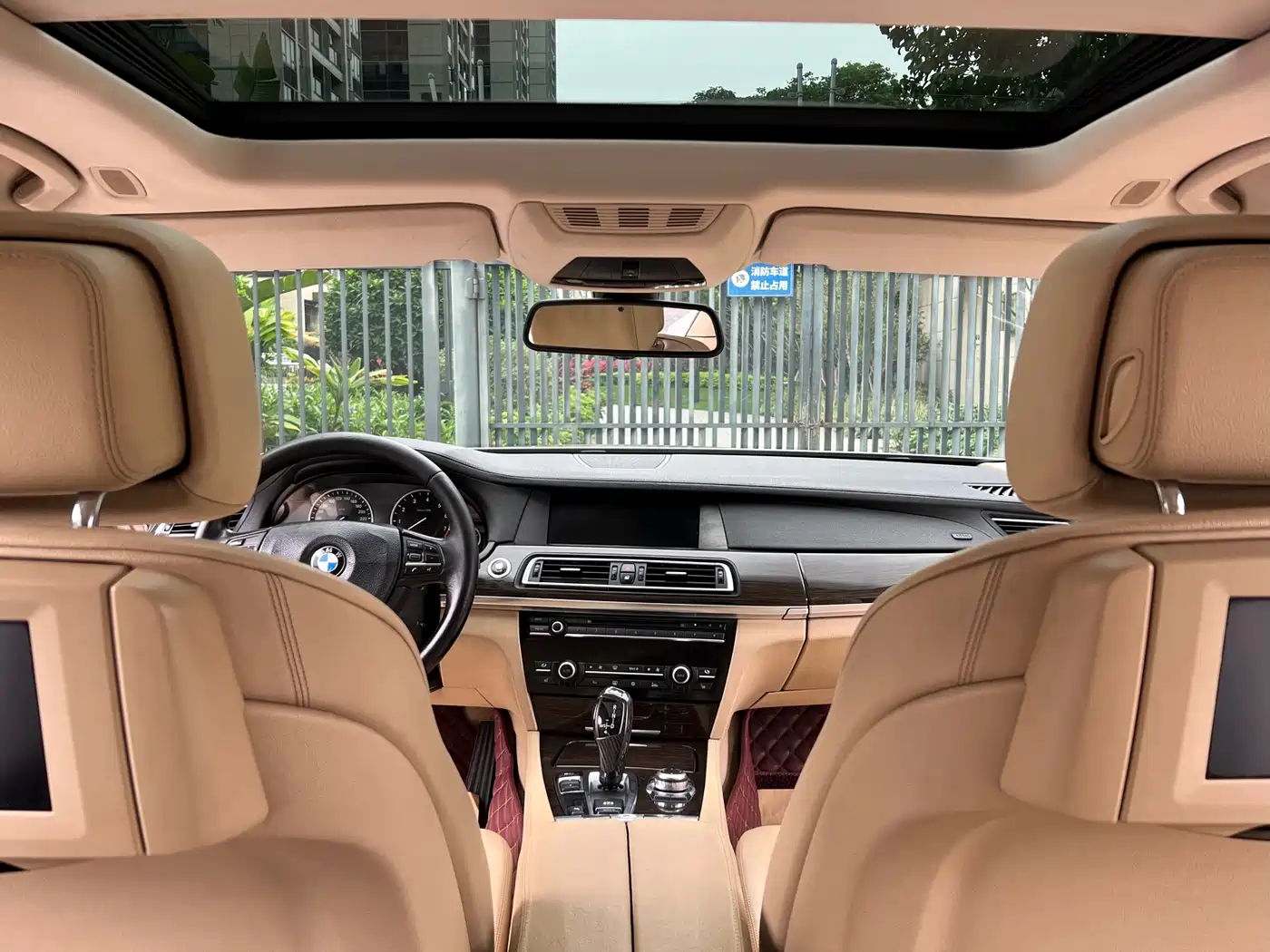 BMW 7 Series 2009 Model 740Li Leading Edition фото 13