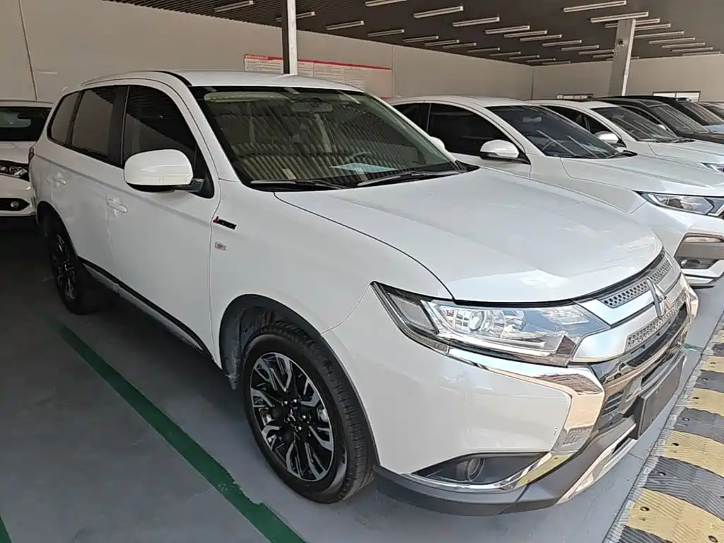 Mitsubishi Outlander 2021 2020 2.0L 2WD Comfort 5-seater